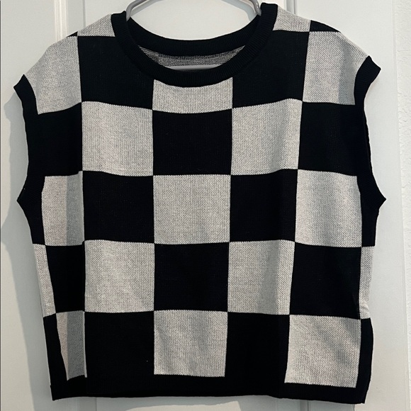 Saodimallsu Sweaters - Chic Checkered Crew Neck Sweater